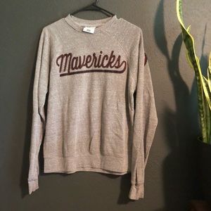 UNO Mavericks Crewneck